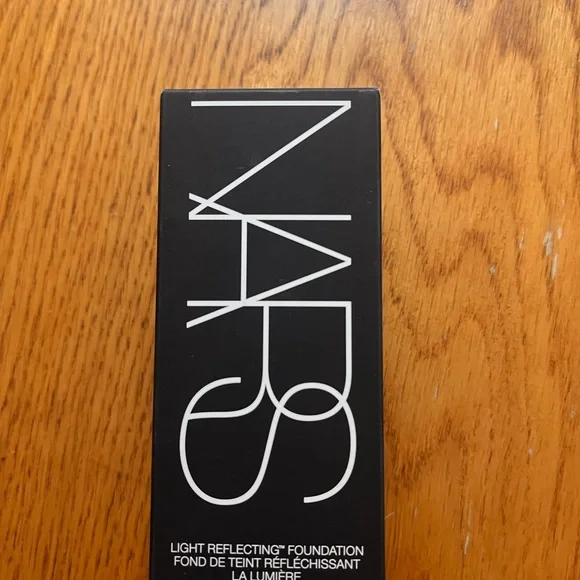 NARS Light Reflecting Foundation - Shade Yukon 2.5 - Picture 3 of 5